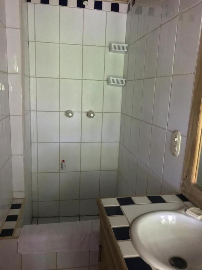 Roatan Bed & Breakfast Apartments 西区 外观 照片