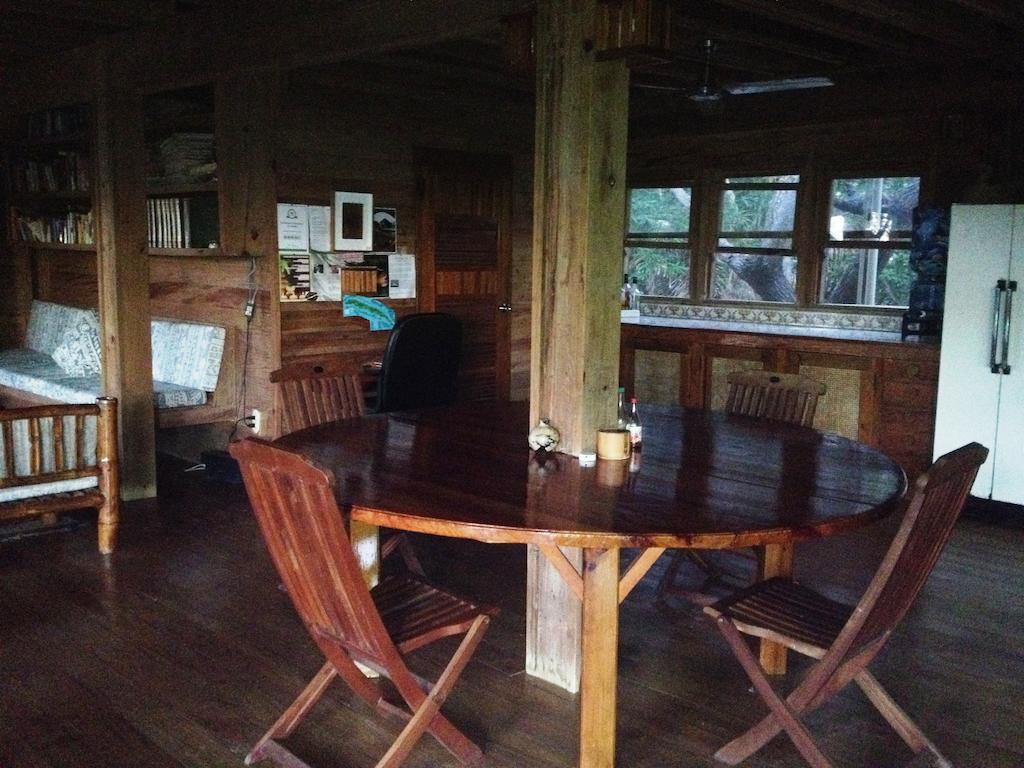 Roatan Bed & Breakfast Apartments 西区 外观 照片