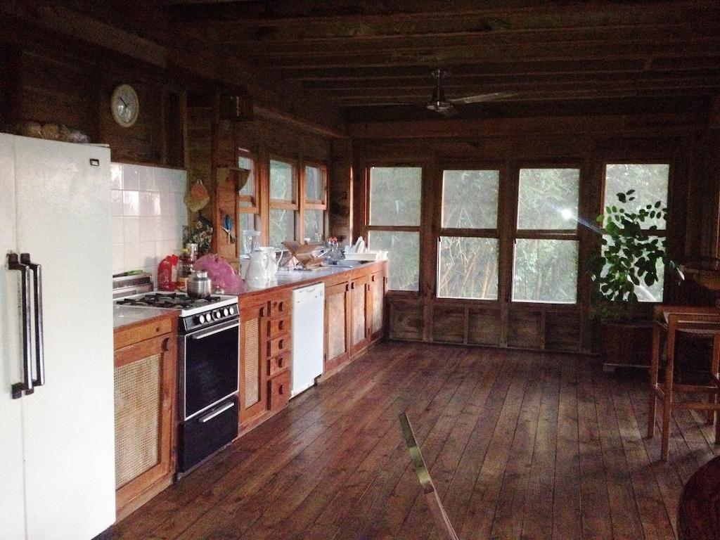 Roatan Bed & Breakfast Apartments 西区 外观 照片