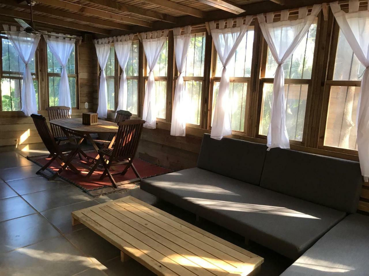 Roatan Bed & Breakfast Apartments 西区 外观 照片